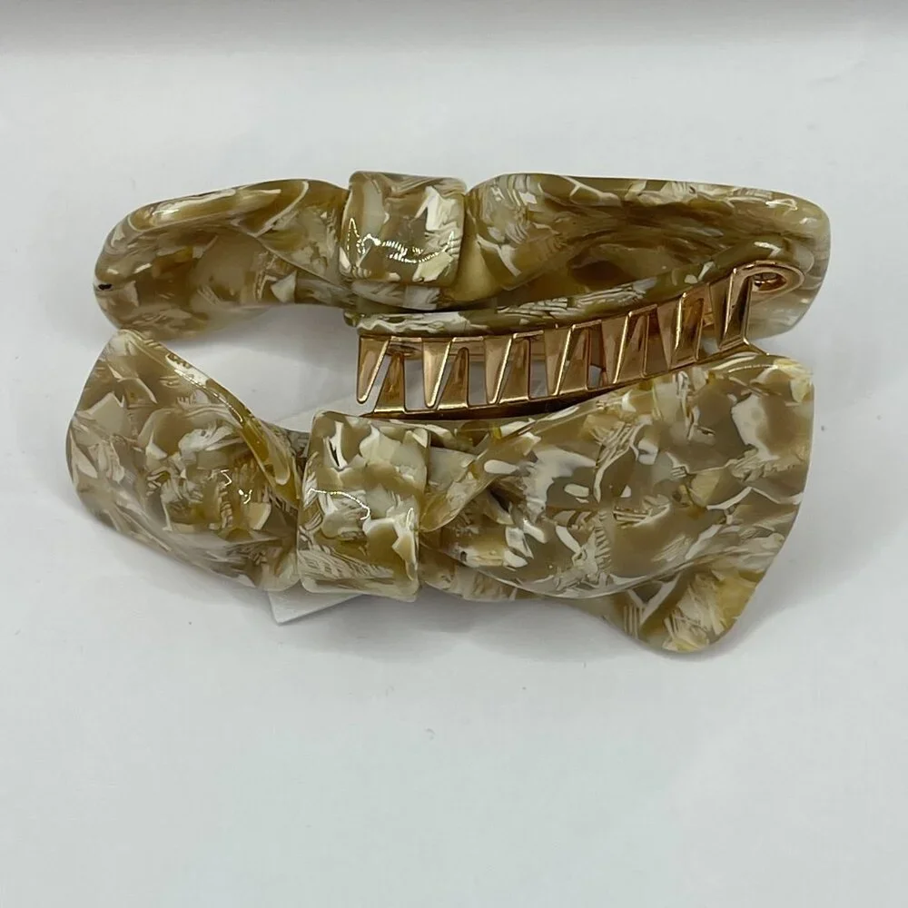 NWT Marble Effect Bow Shaped Hair Clip